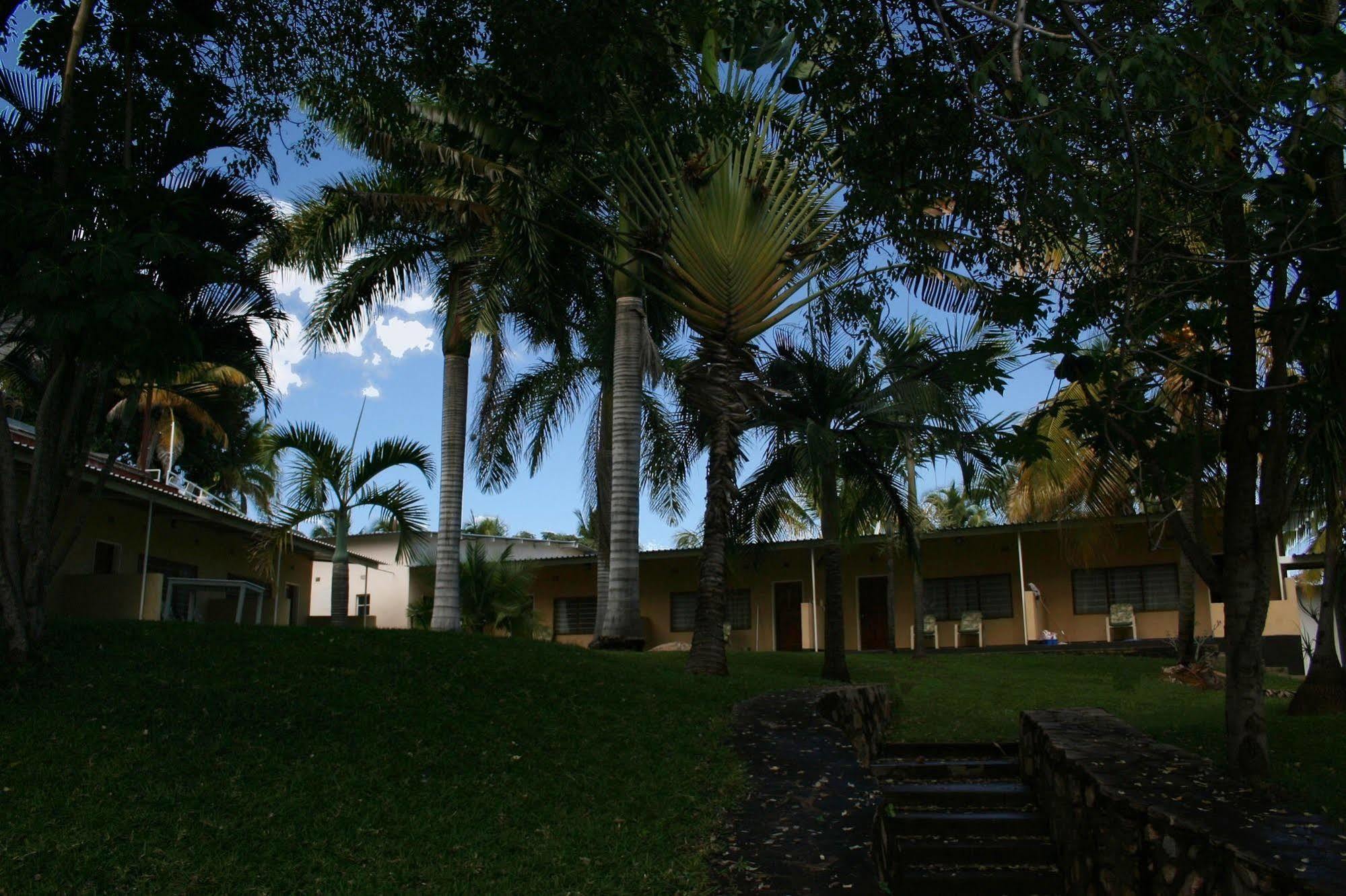 Lake Safari Lodge Siavonga Ngoại thất bức ảnh